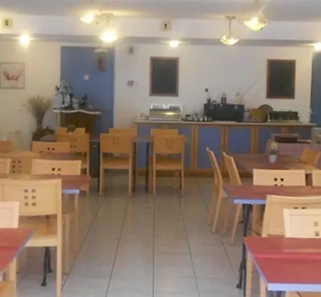 Hotel Confortel Avignon